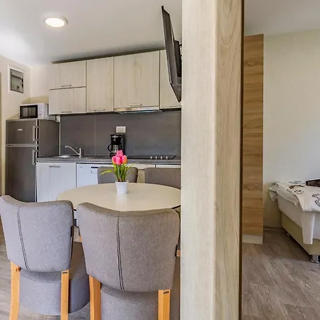Mobile Luxury Premium-4 By Interhome Pula