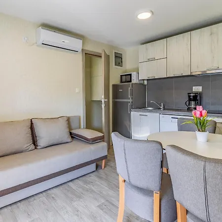 Mobile Luxury Premium-4 By Interhome Pula